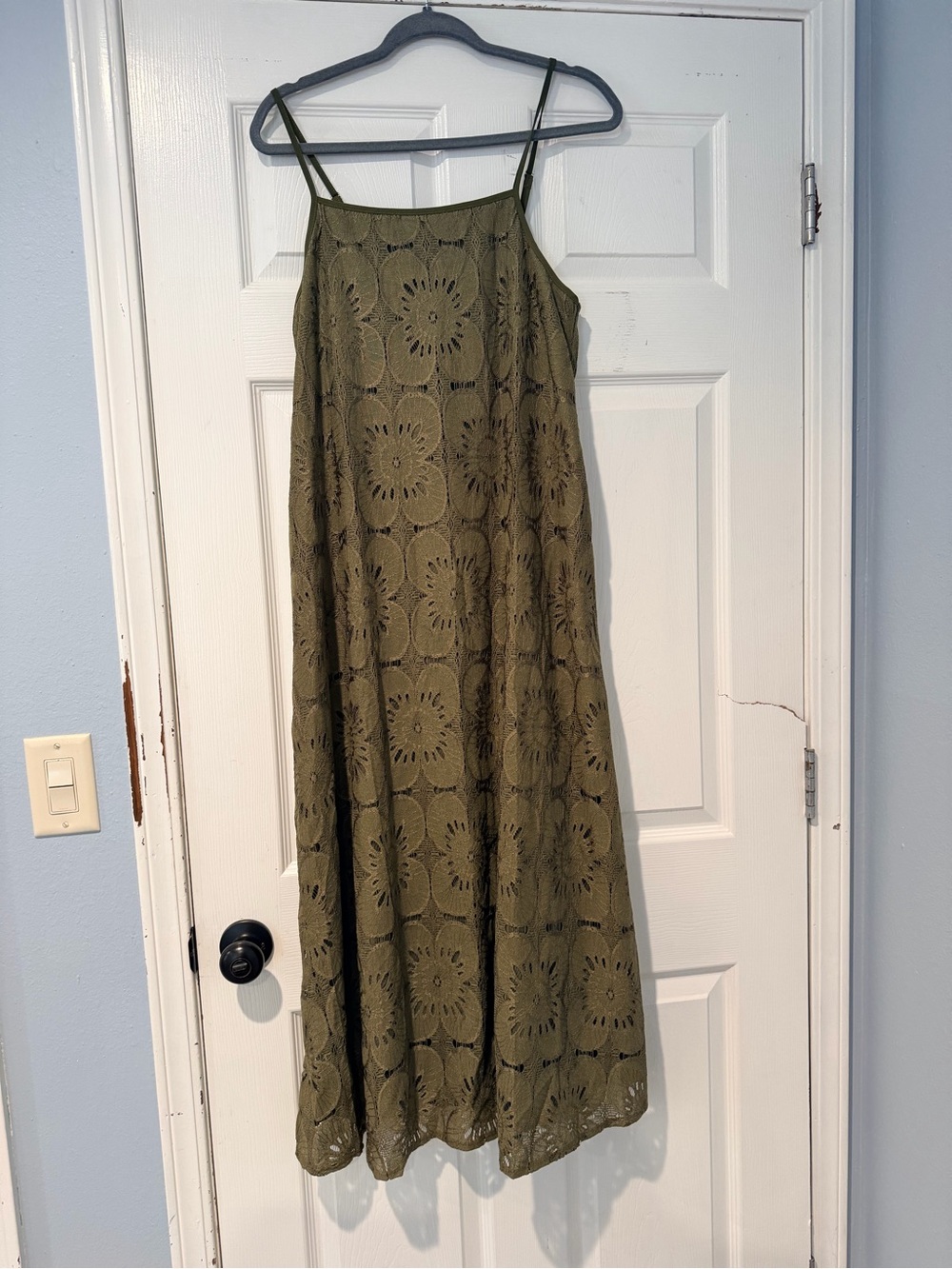 NWOT Women’s Olive Green Maxi Dress, Medium